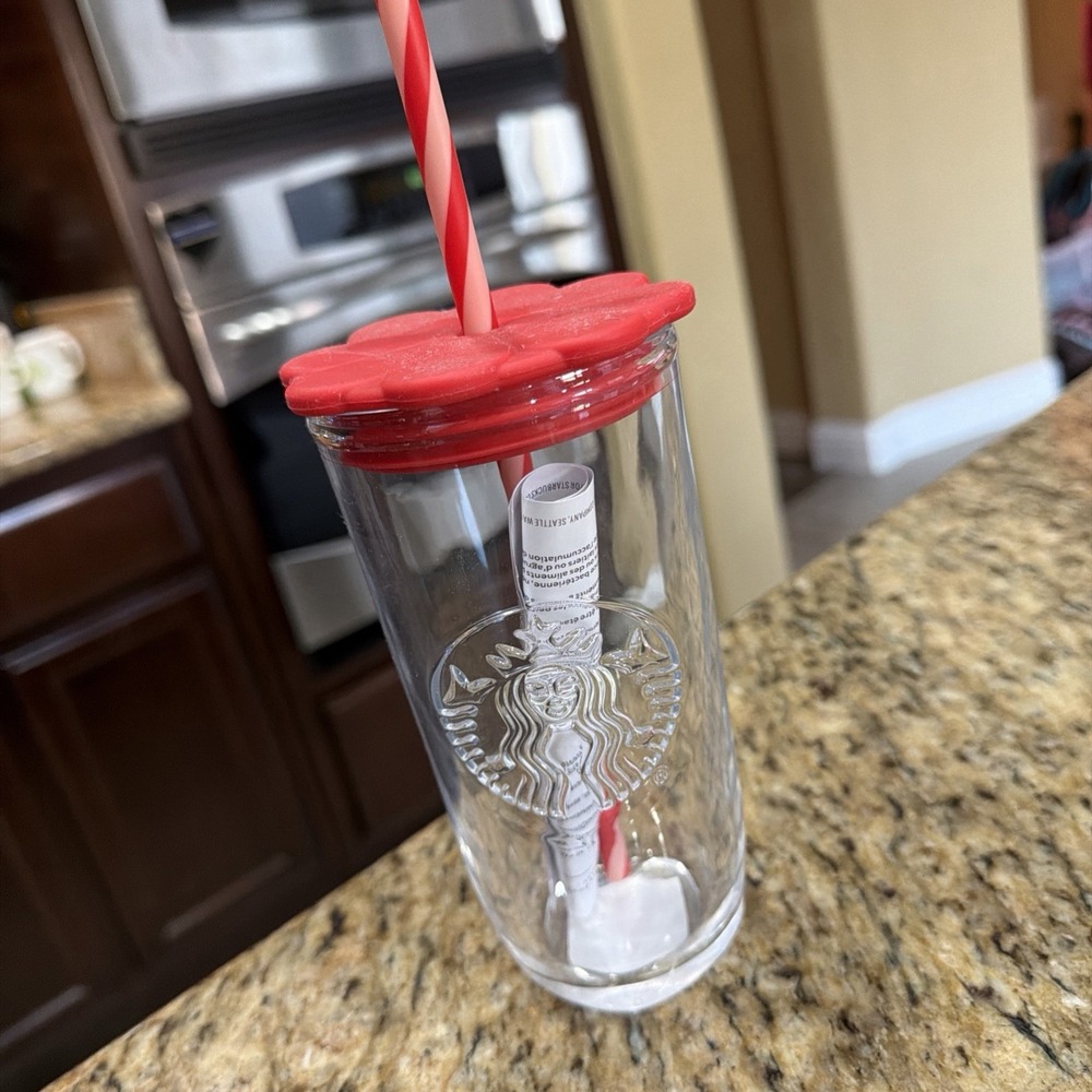 Starbucks 2026 Valentines Day Heart-Shaped Glass Cold Cup Tumbler 16oz / NEW
